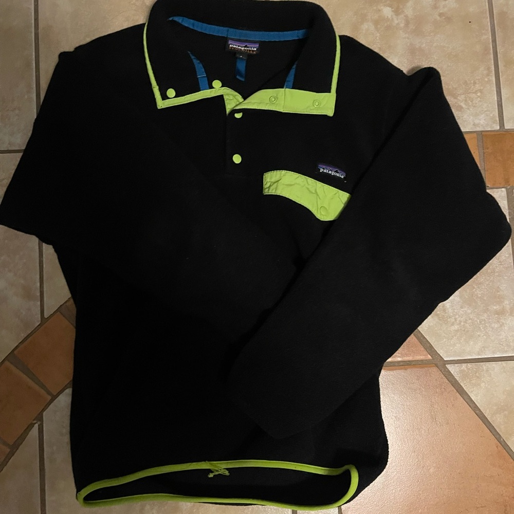 Size small Patagonia synchilla black and green